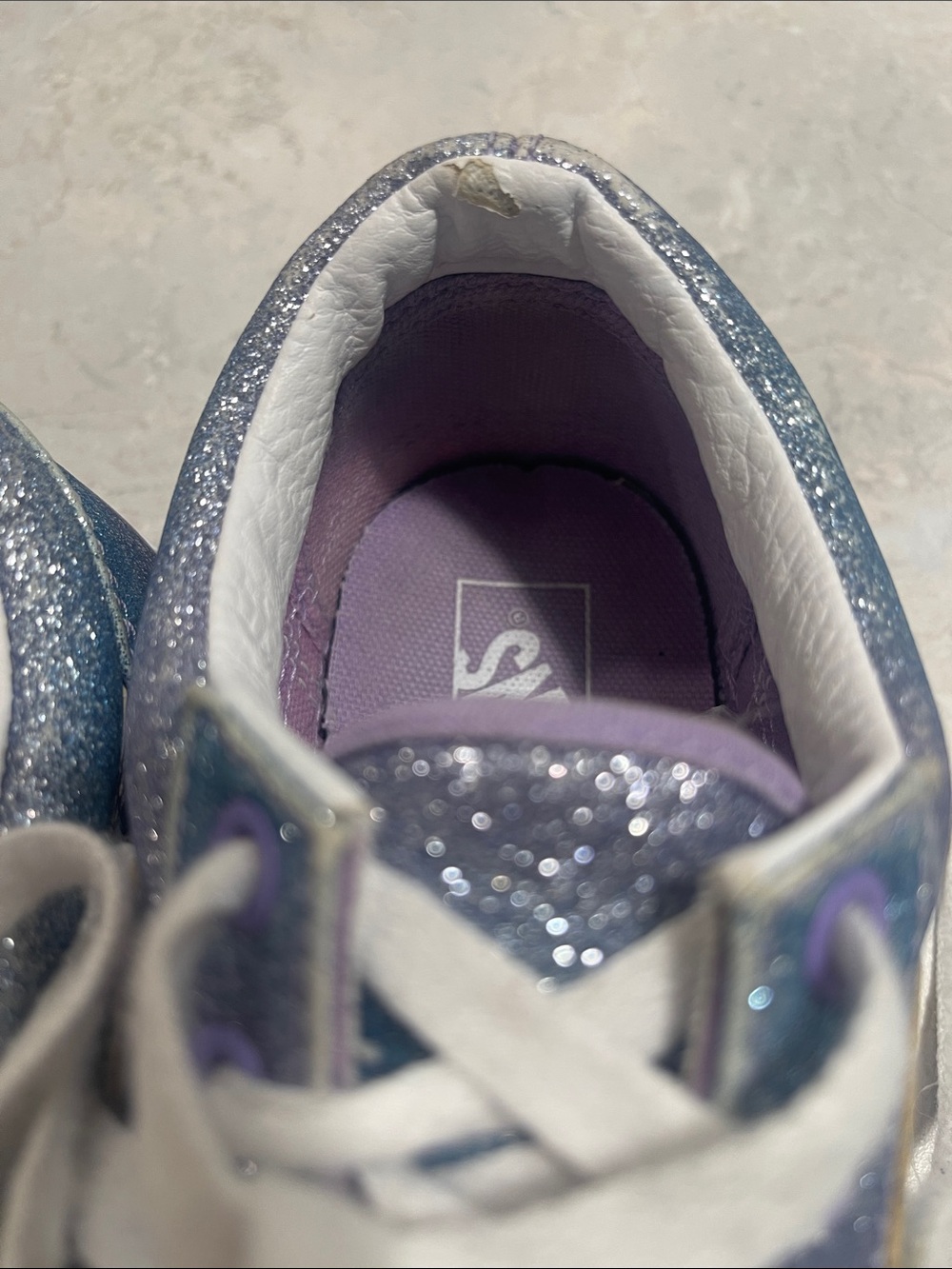 VANS - Picture 4 of 7